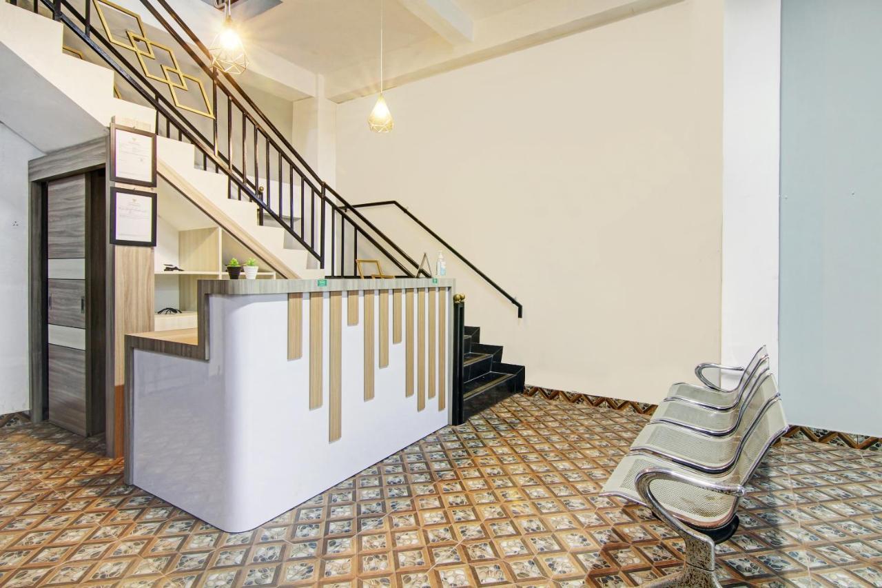 Oyo 90704 Nabila Residence Syariah Padang  Extérieur photo