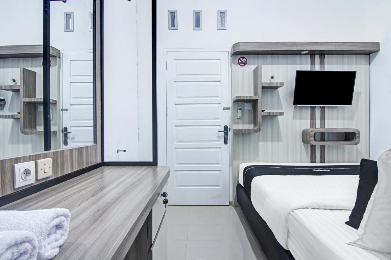 Oyo 90704 Nabila Residence Syariah Padang  Extérieur photo